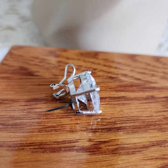 CZ Earrings - Picture 5 of 7